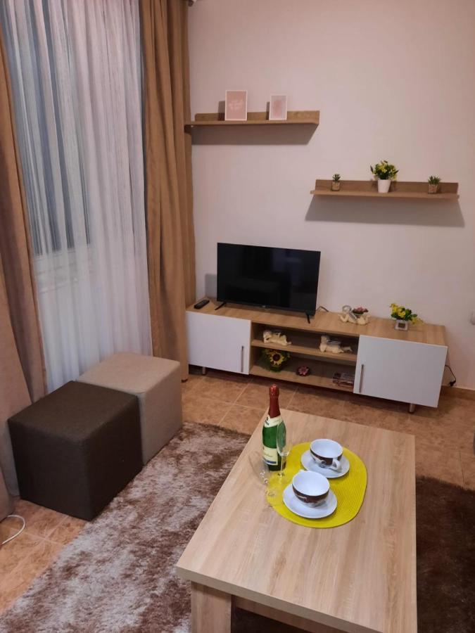 Apartman Rada 2 Bijeljina Exteriör bild