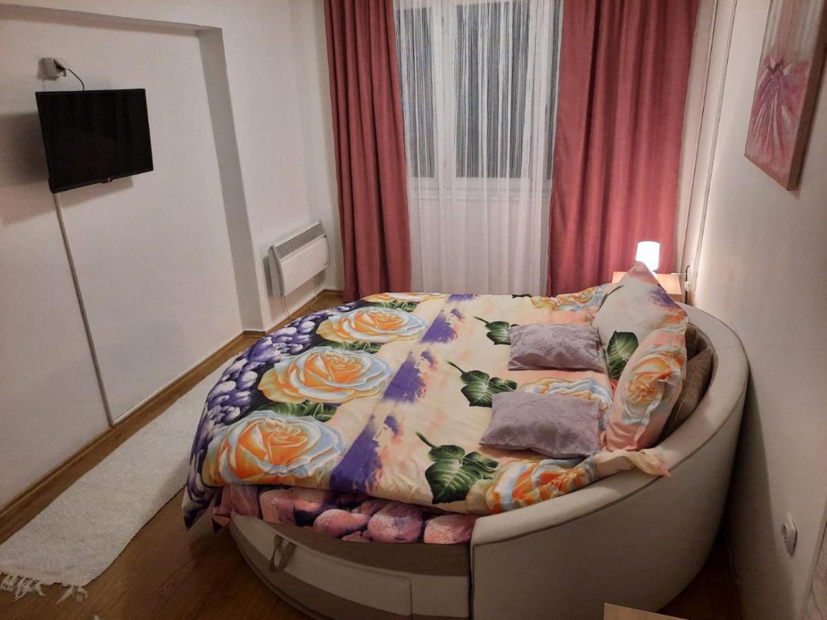 Apartman Rada 2 Bijeljina Exteriör bild