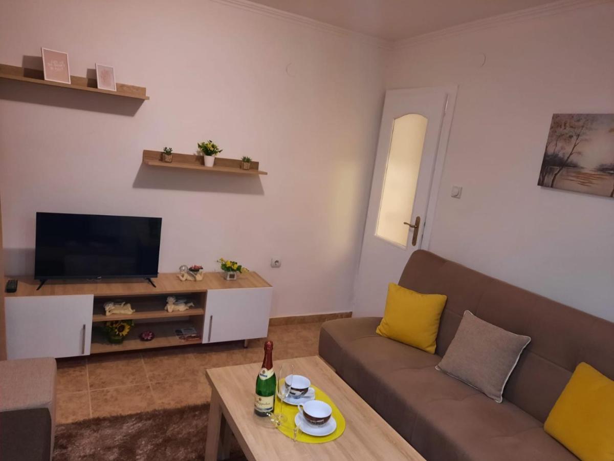 Apartman Rada 2 Bijeljina Exteriör bild